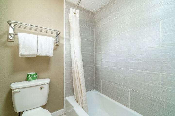 Deluxe Inn Miami OK