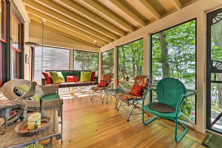 Douglas whispering Winds Cottage w / Beach!