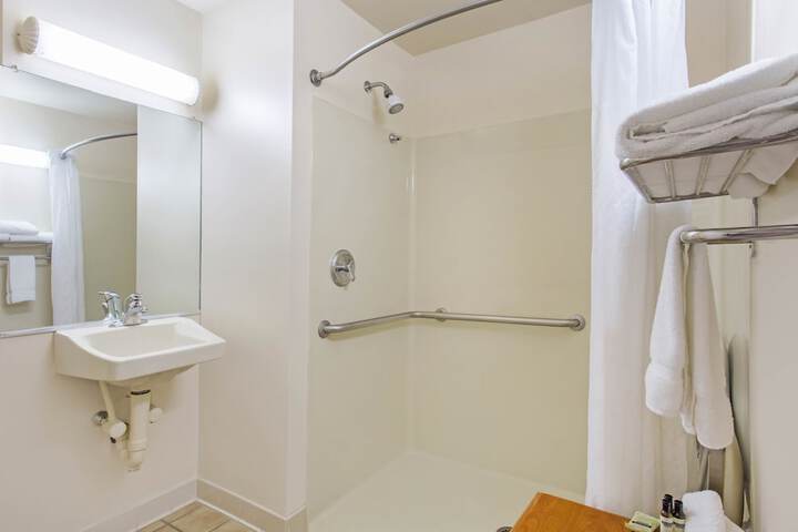 Hawthorn Suites by Wyndham Allentown-Fogelsville