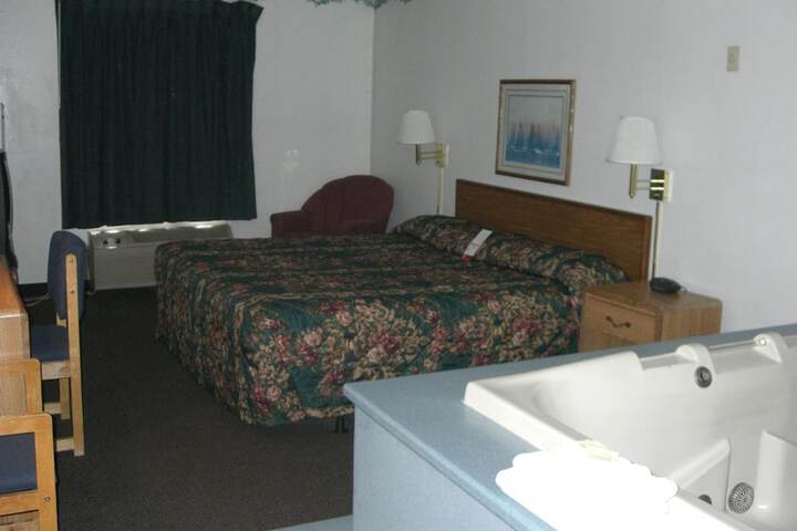 Room 8 of 30