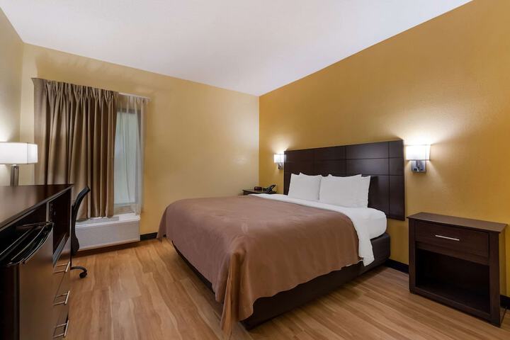 Room 19 of 39