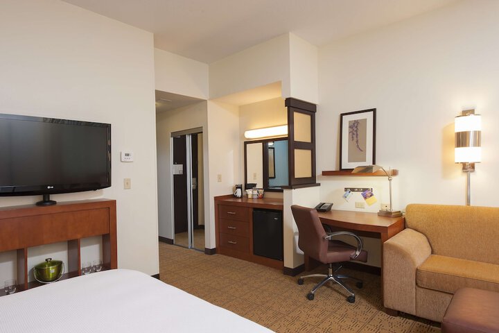 Room 21 of 27