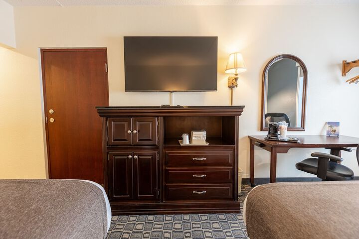 Room 35 of 61