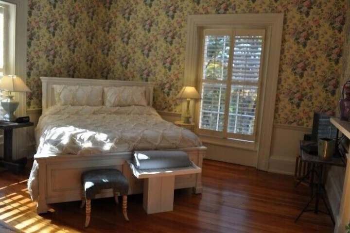 Room 9 of 20
