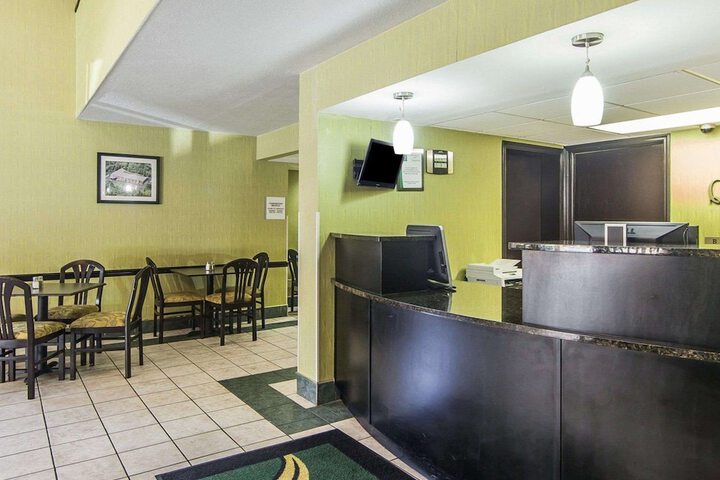 Hotel Interior 7 of 32