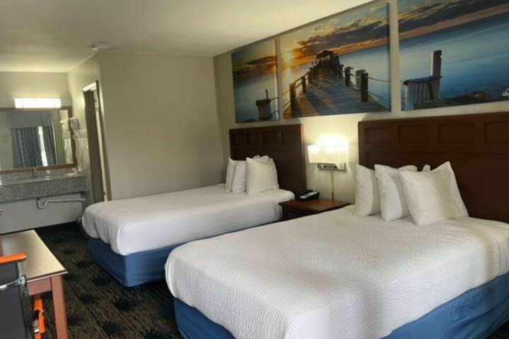 Room 9 of 15