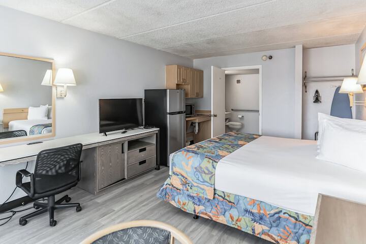 Room 44 of 51