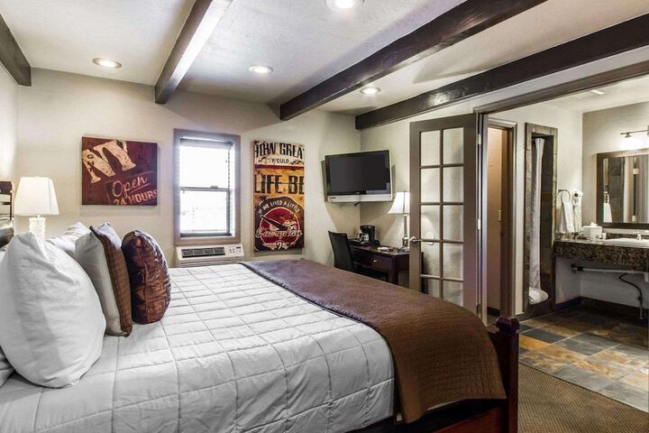 Room 30 of 42