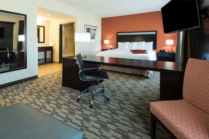 Room 9 of 34