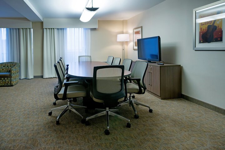 Room 28 of 74
