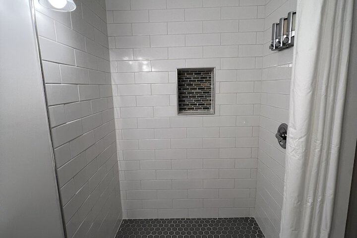 Room 27 of 87