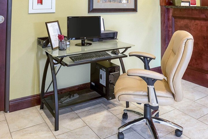 Business Center 33 of 34