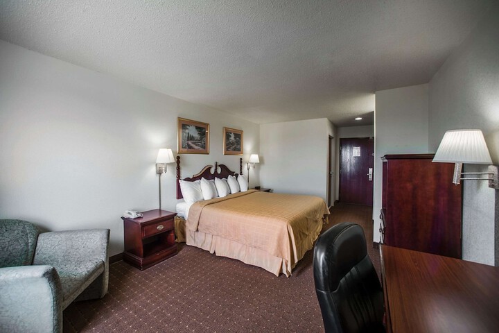 Room 10 of 18