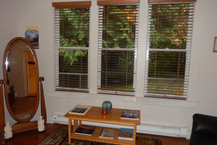 Mountain Meadows Inn