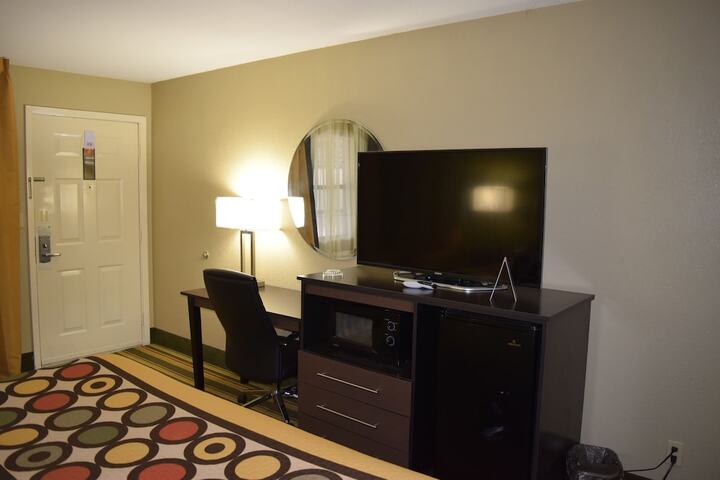 Room 52 of 66