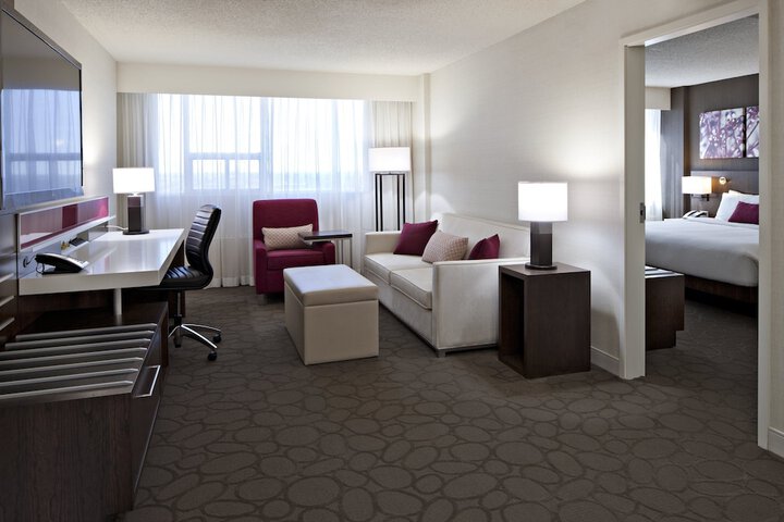 Room 32 of 79