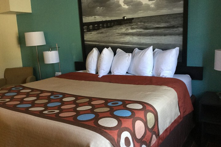Room 15 of 32
