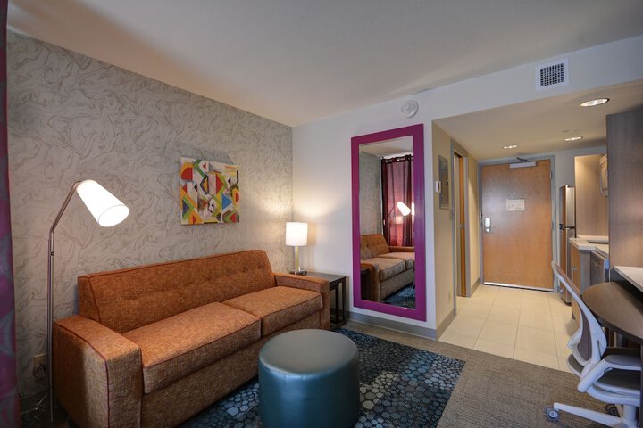 Room 25 of 63