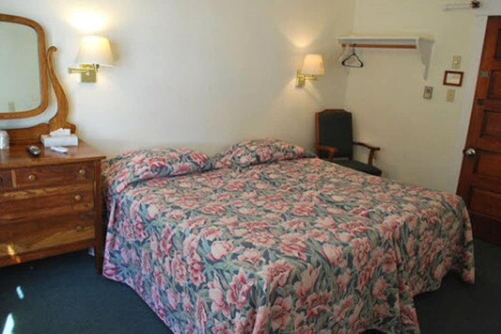 Room 25 of 63