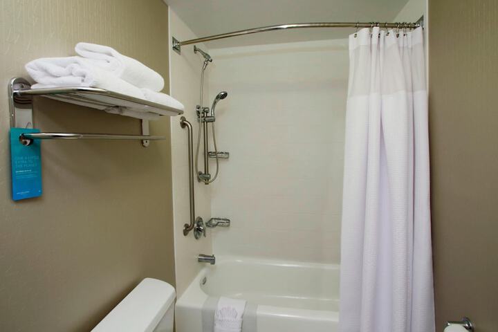 Room 10 of 21