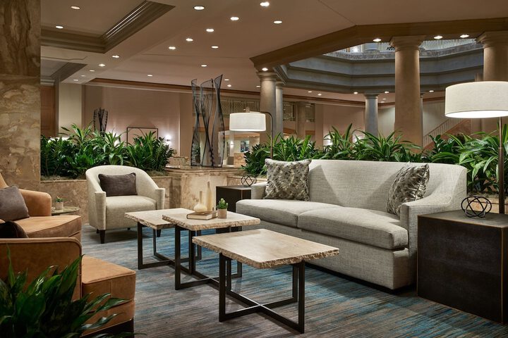 Lounge 61 of 77