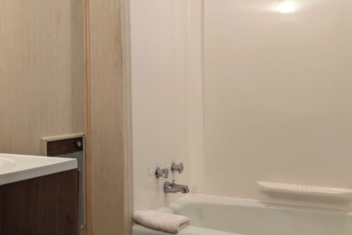 Room 48 of 183
