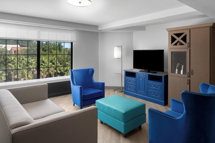Room 52 of 100