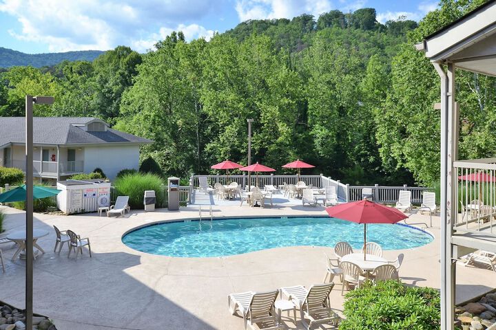 Pool 4 of 34
