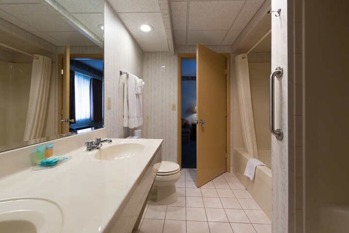 Room 28 of 42