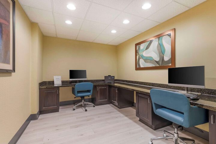 Business Center 33 of 33