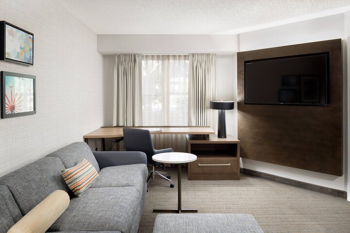 Room 35 of 73