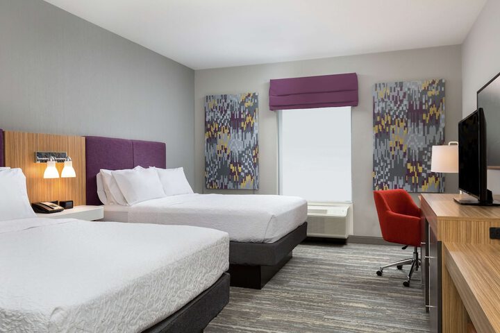 Room 13 of 33