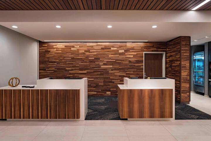 Courtyard by Marriott Houston Sugar Land / Lake Pointe