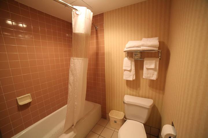 Room 15 of 36