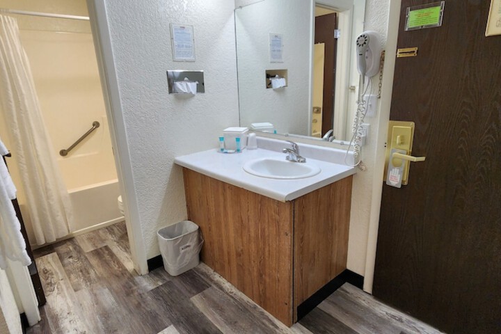 Room 13 of 31