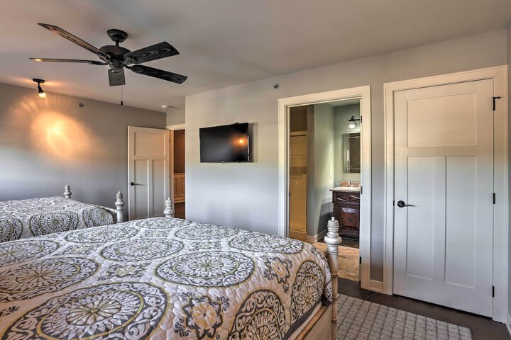 Main Street Strugis Apt w / High-end Features