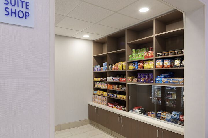 Holiday Inn Express Hotel & Suites Tilton - Lakes Region by IHG