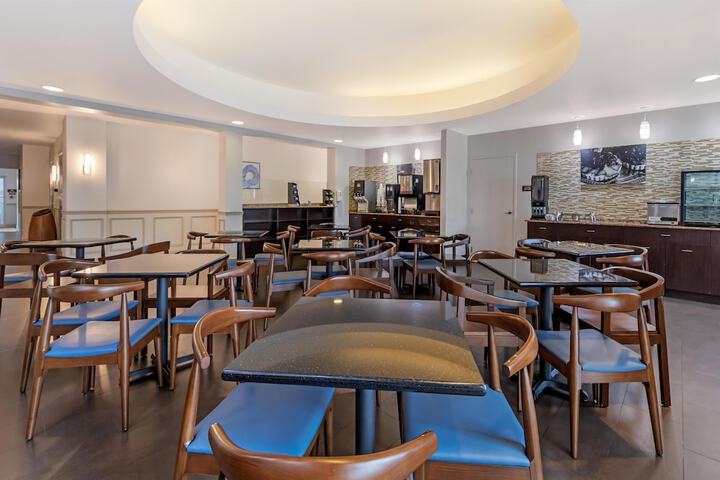 Best Western Plus Miami Airport North Hotel & Suites