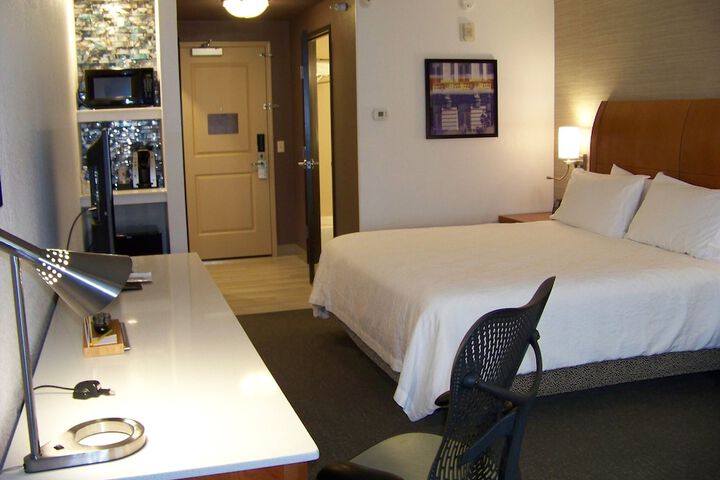 Room 52 of 92