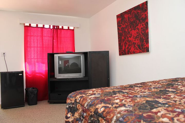Room 33 of 38