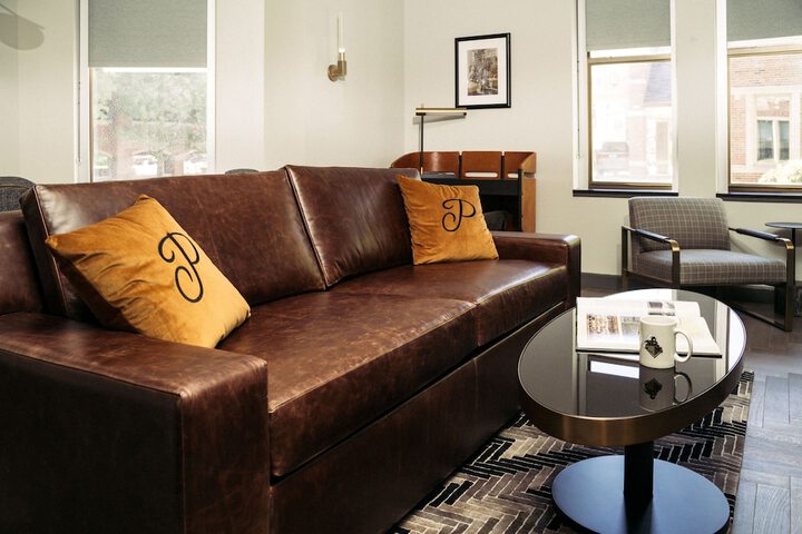 Room 42 of 79