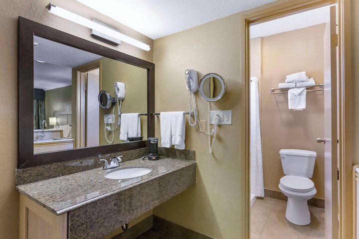 Room 16 of 31