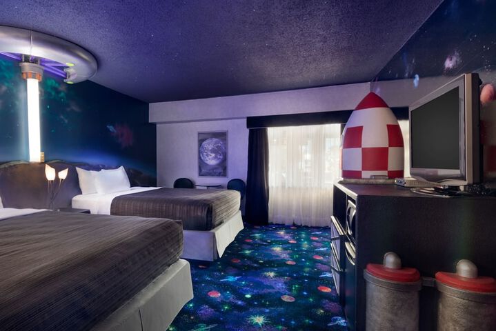 Room 30 of 66