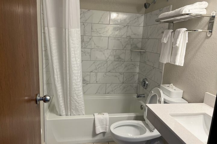 Room 25 of 42