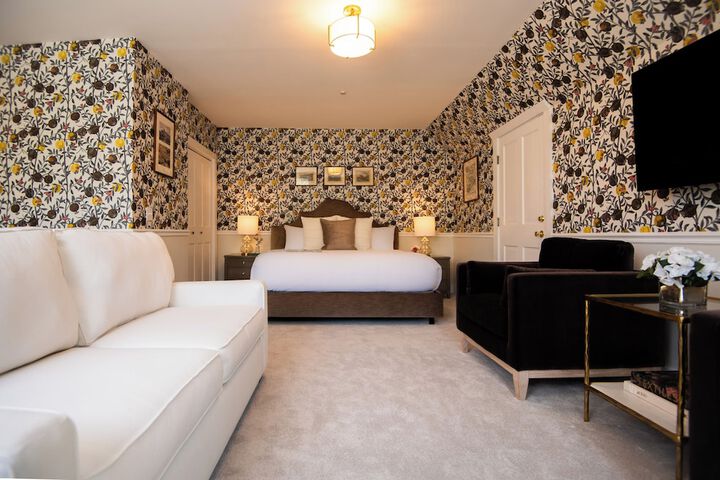 Room 28 of 109