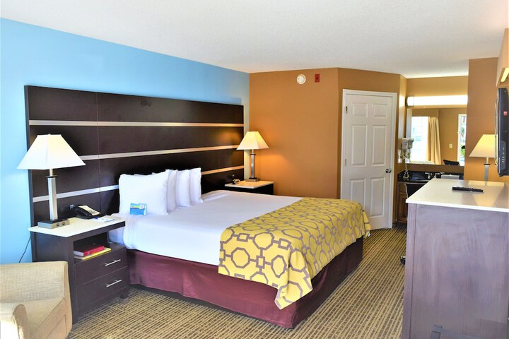 Room 13 of 38