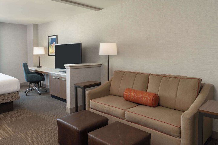 Room 25 of 42