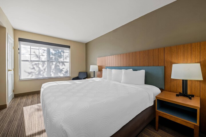Country Inn & Suites by Radisson RED Wing, MN