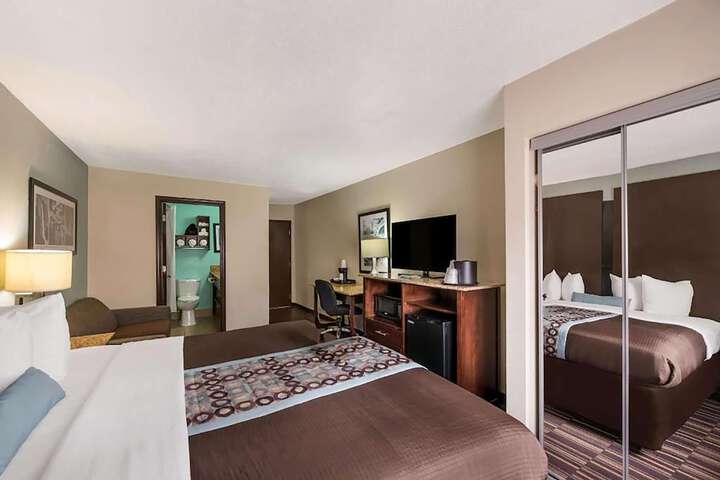 Room 21 of 33