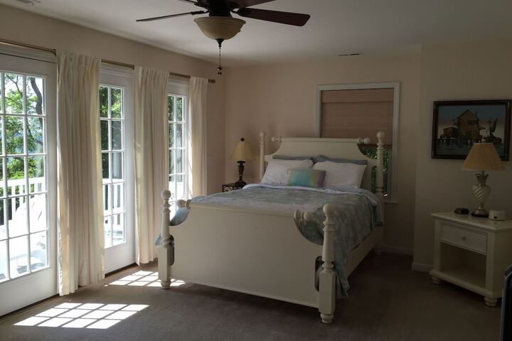 Room 17 of 27